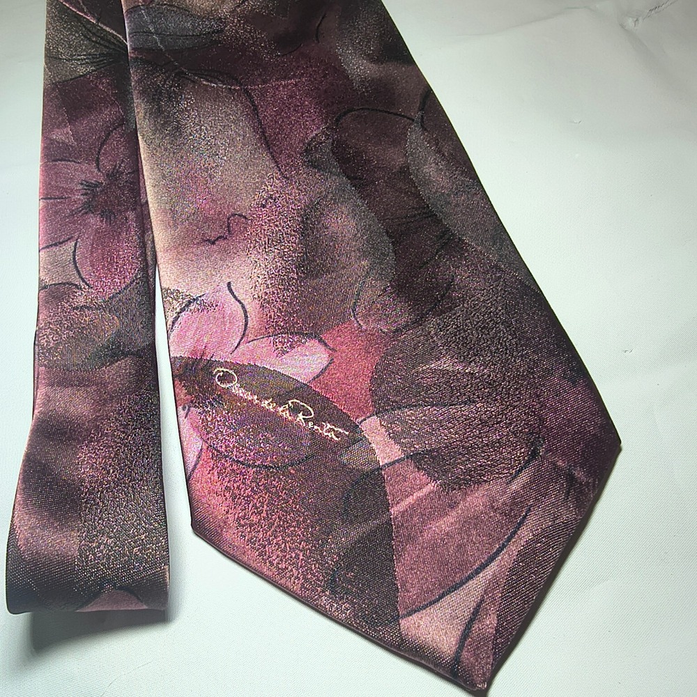 Oscar de la Renta Studio Mens Silk Blend Floral Necktie Burgundy Plum 60 Inch